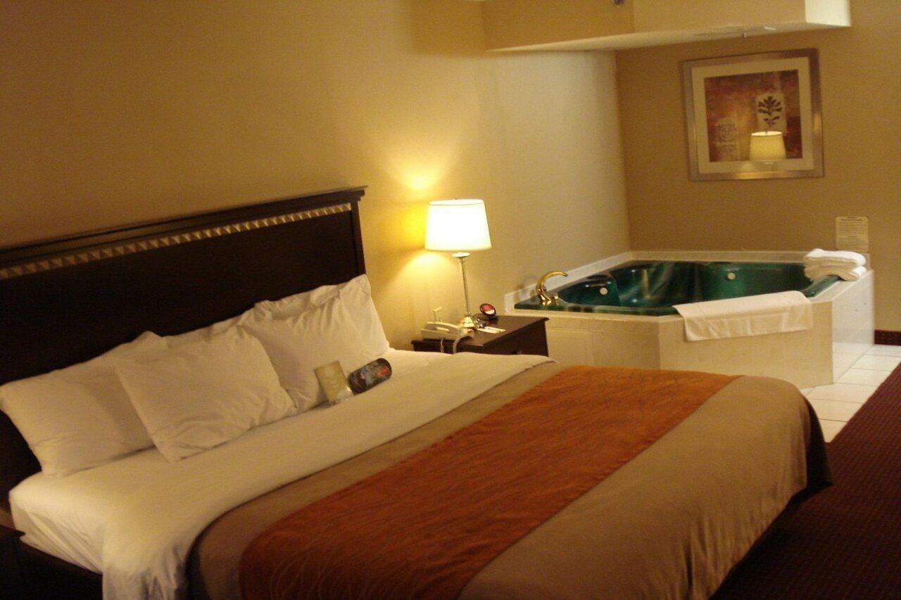 Wingate By Wyndham Clearfield Hotel Bagian luar foto
