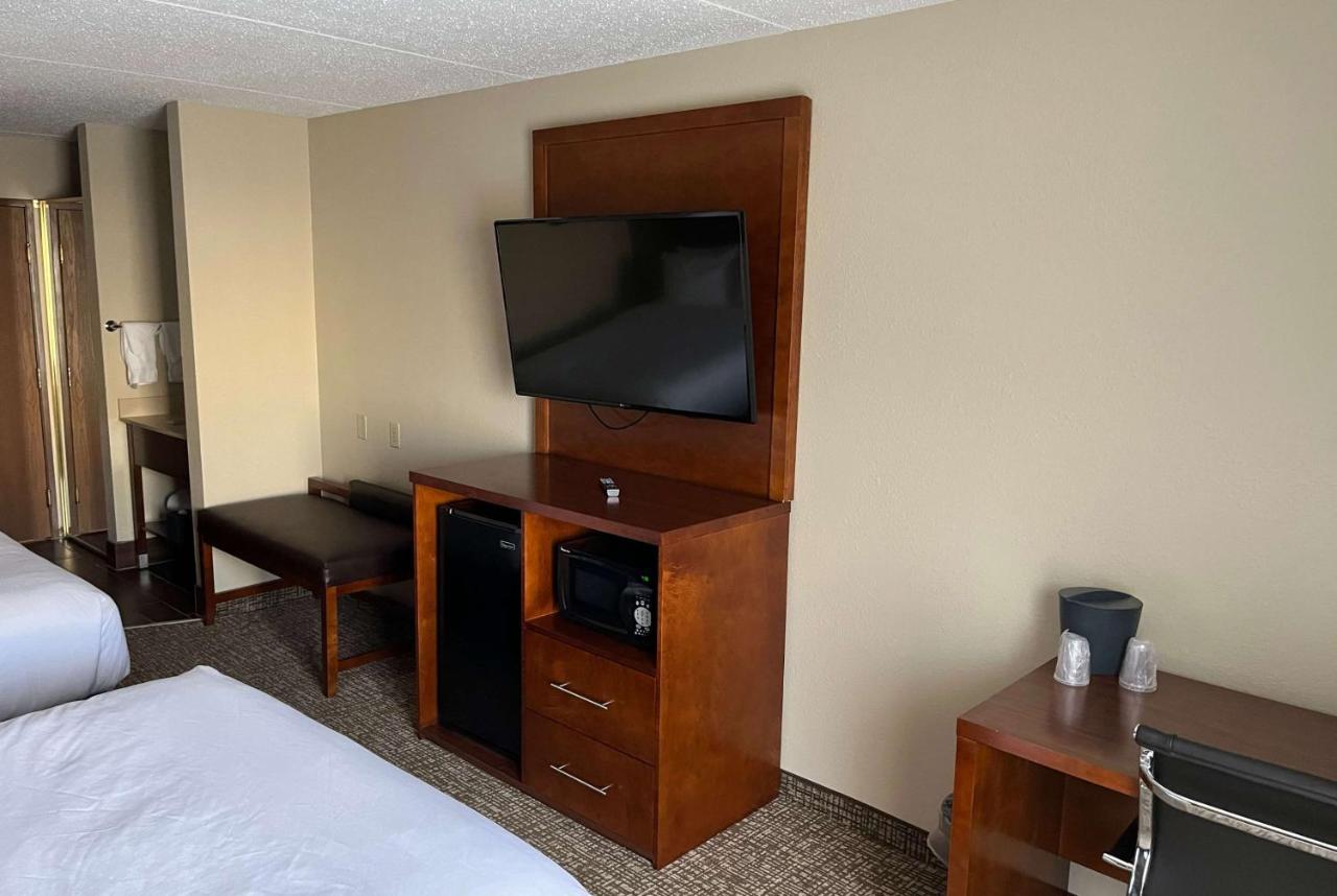 Wingate By Wyndham Clearfield Hotel Bagian luar foto