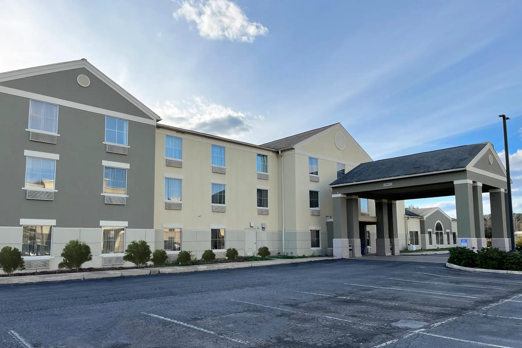 Wingate By Wyndham Clearfield Hotel Bagian luar foto