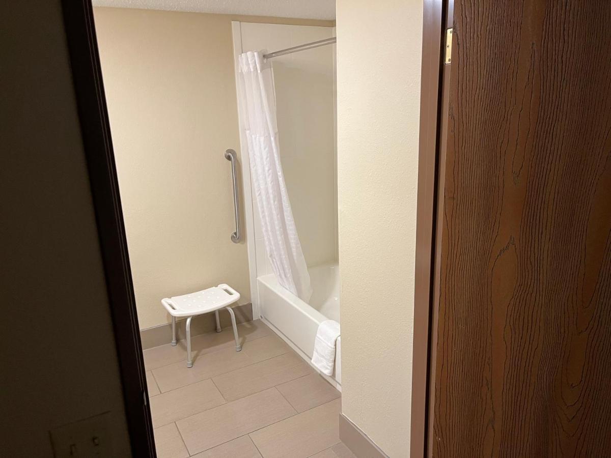 Wingate By Wyndham Clearfield Hotel Bagian luar foto