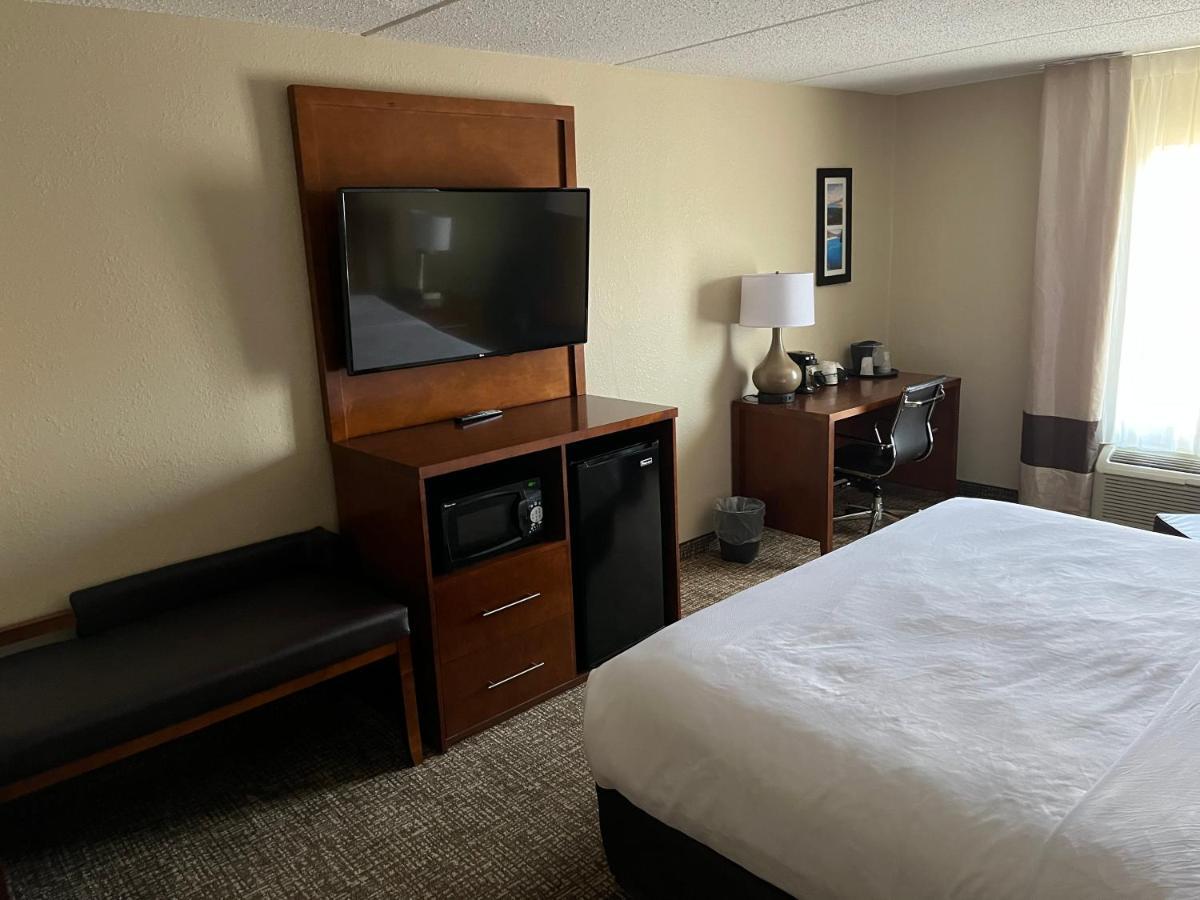 Wingate By Wyndham Clearfield Hotel Bagian luar foto