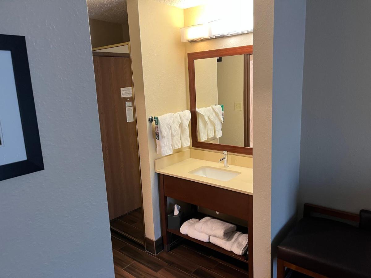 Wingate By Wyndham Clearfield Hotel Bagian luar foto